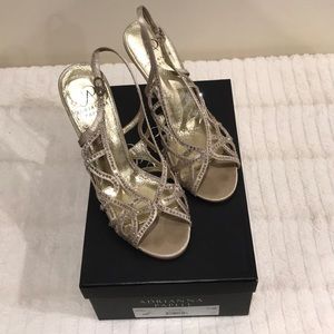 Adrianna Papell Eden